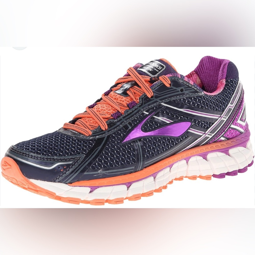 🧡Brooks Women's Purple and Pink Athletic Shoes🧡size 7 medium B , Box C .